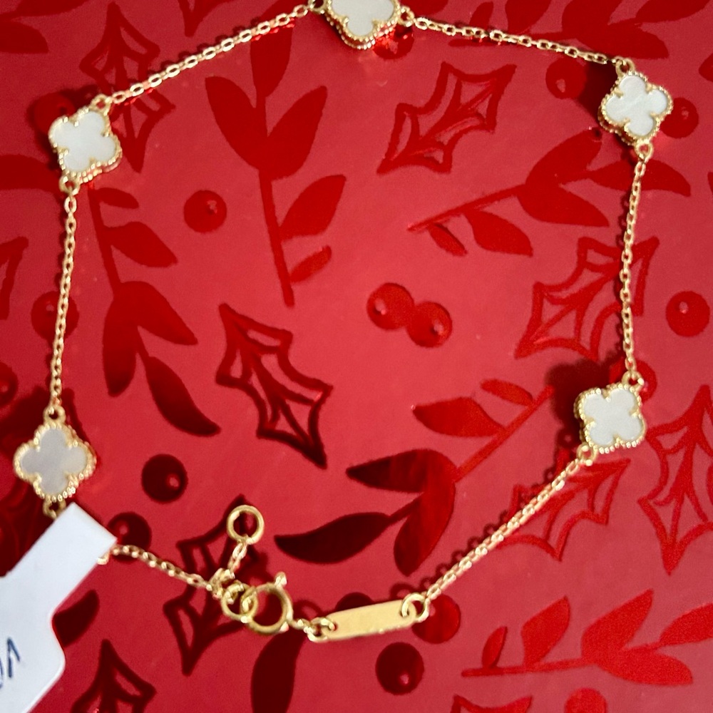 18k gold four leaf mother of pearl bracelet